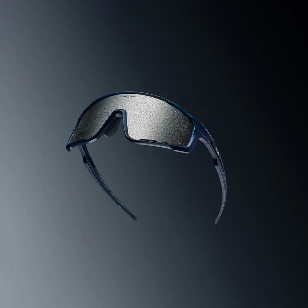 model of glasses worn Performance Wide Blue Wet 1000X1000